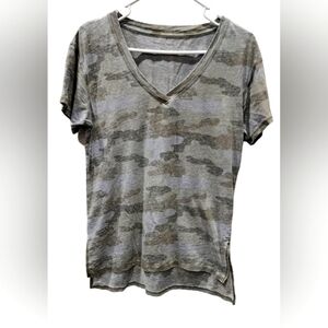 American Eagle vneck camouflage tshirt, size small